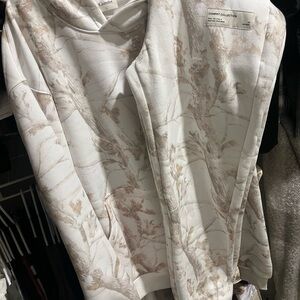 Comfrt white camo hoodie and joggers